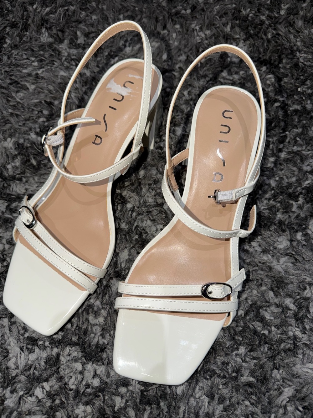 NEW!! Unisa Women’s Laider Strappy Block Heel Dress Sandal. Size: 10